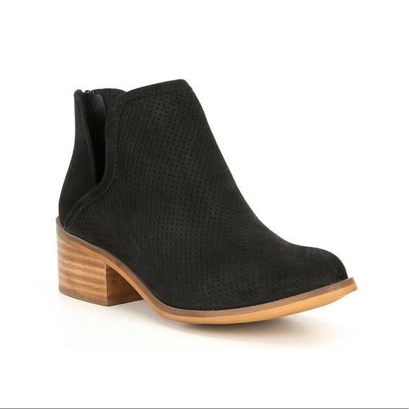 Steve Madden Shoes - Steve Madden Lancaster Perforated Ankle Boot 8 NWT